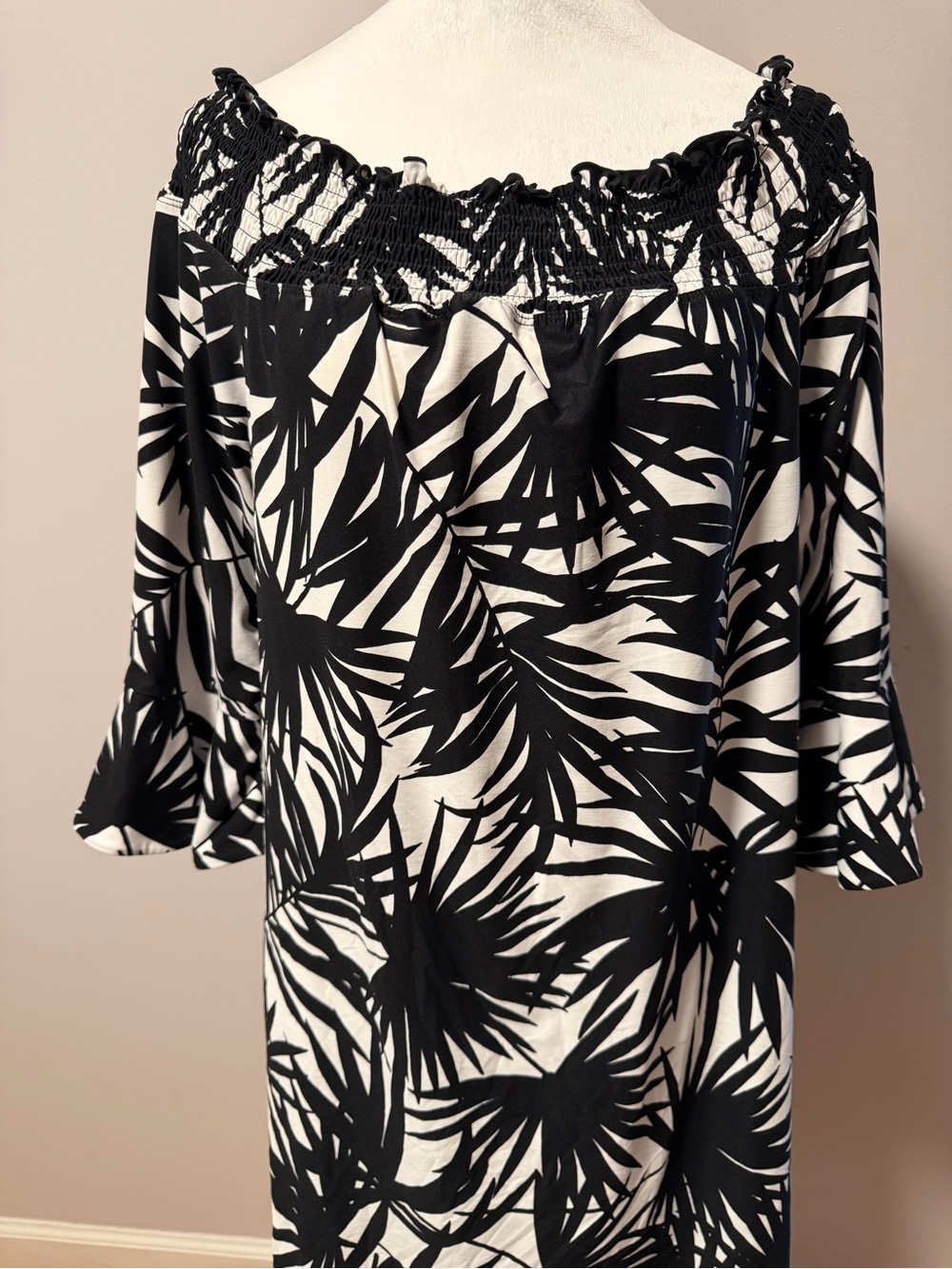 Off-Shoulder Black & White Palm-Print Women's Beach Dress/Cover up